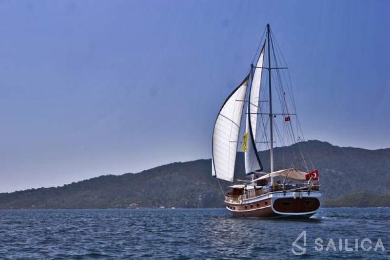 Gulet - Yacht Charter Sailica