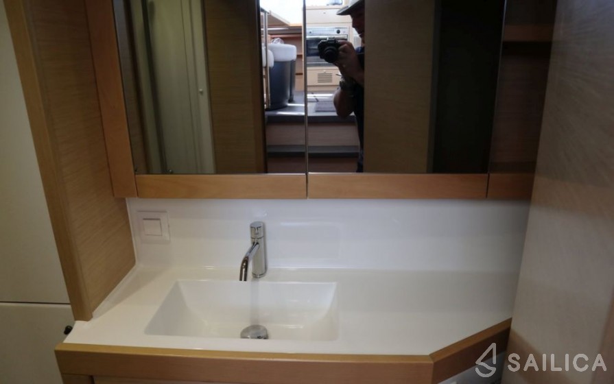 Lagoon 40 Power Catamaran - Yacht Charter Sailica