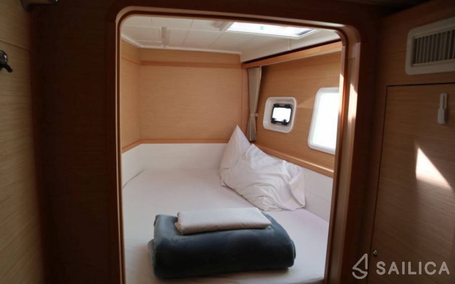 Lagoon 40 Power Catamaran - Yacht Charter Sailica