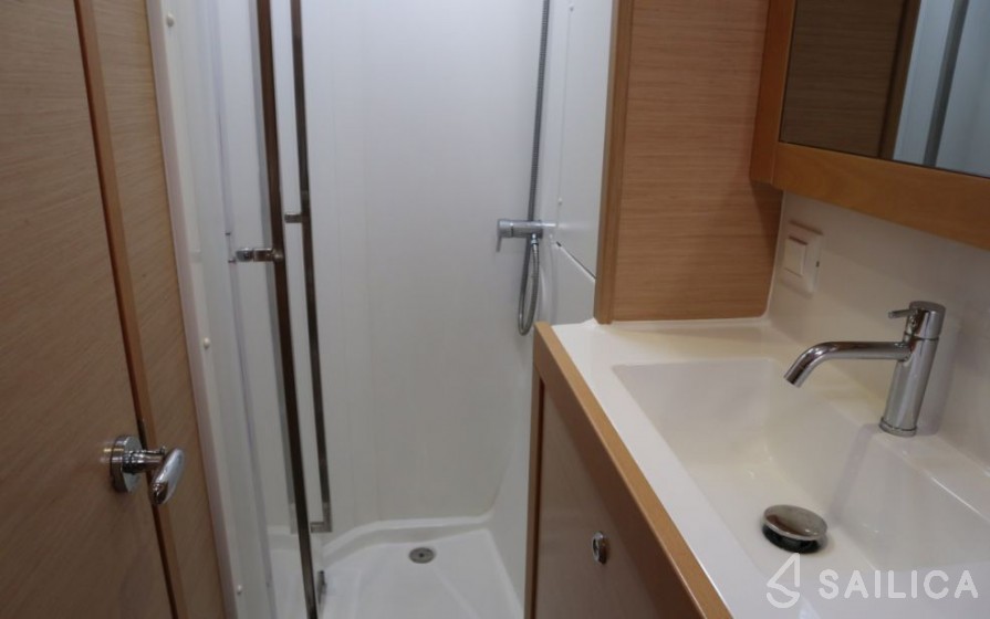 Lagoon 40 Power Catamaran - Yacht Charter Sailica