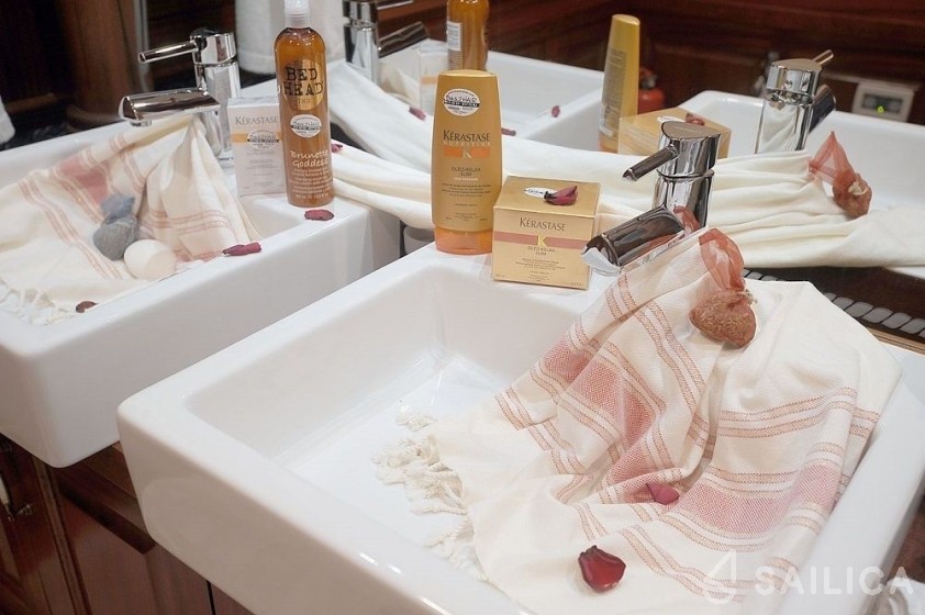 Gulet - Yacht Charter Sailica