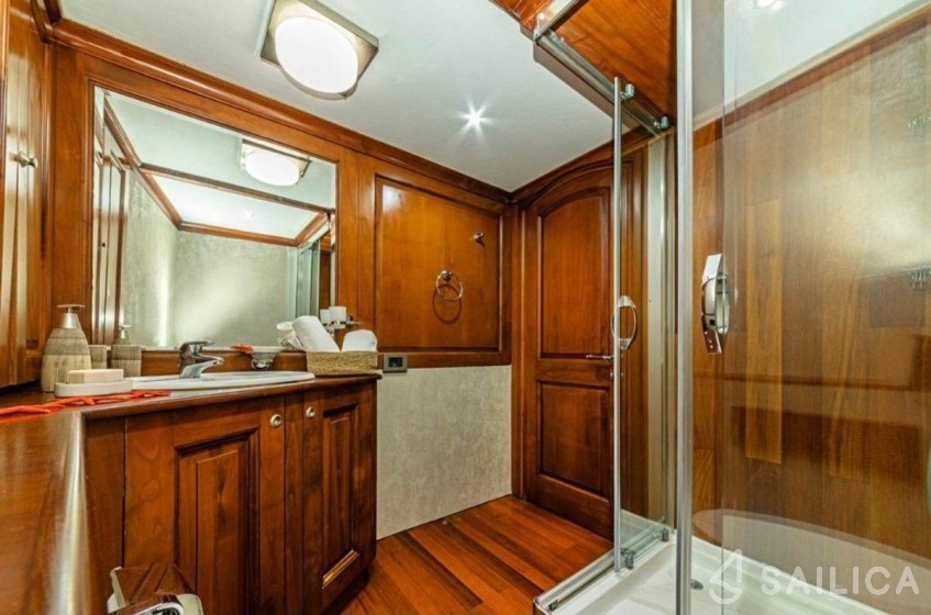 Gulet - Yacht Charter Sailica