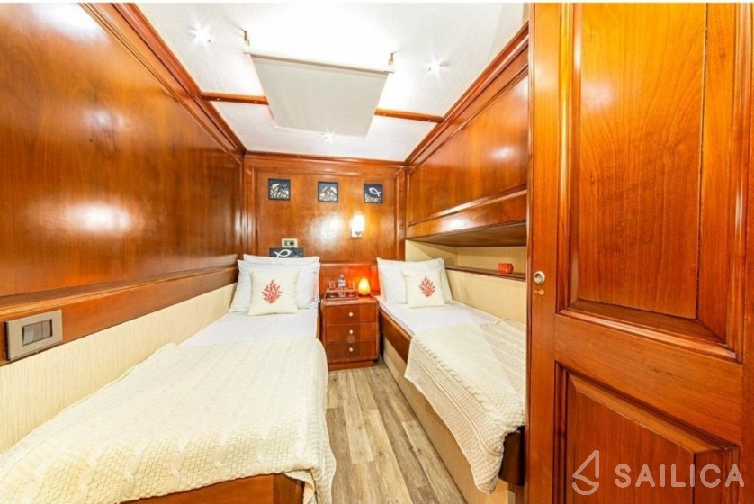 Gulet - Yacht Charter Sailica