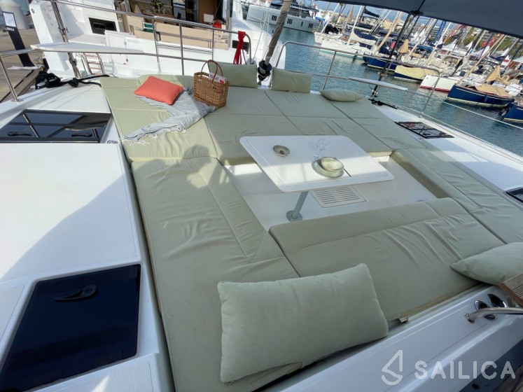 Bali Catsmart - Yacht Charter Sailica