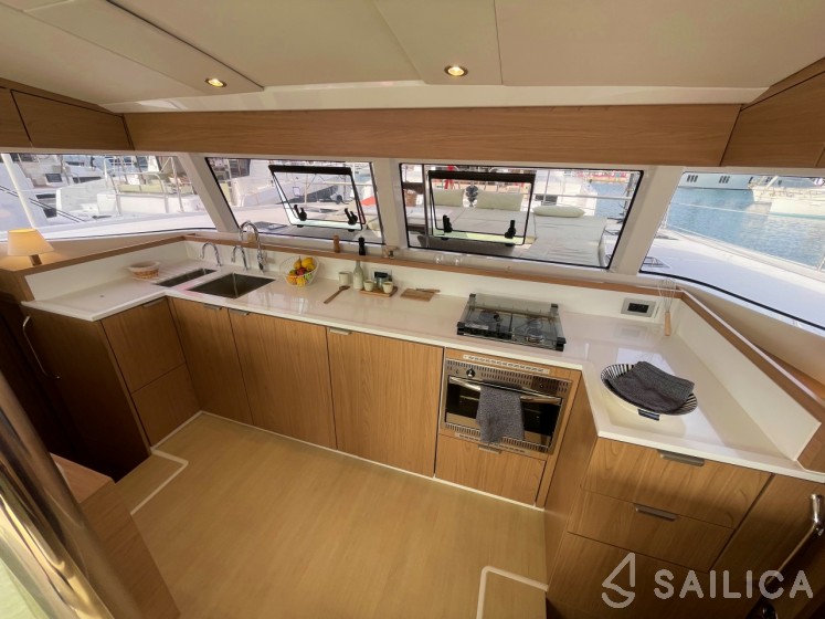 Bali Catsmart - Yacht Charter Sailica