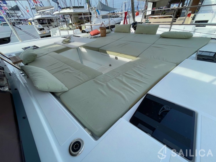 Bali Catsmart - Yacht Charter Sailica