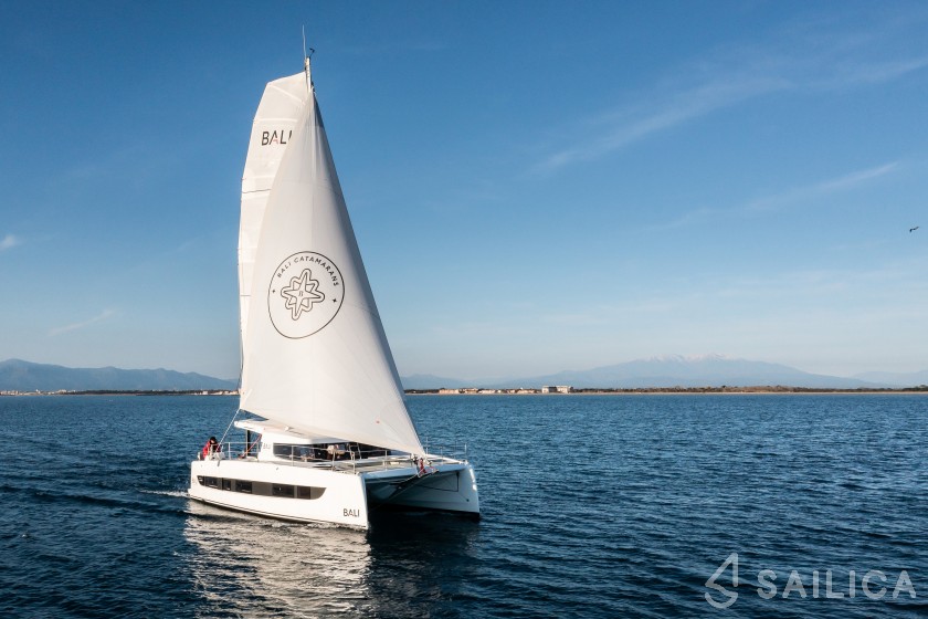 Bali Catsmart - Yacht Charter Sailica