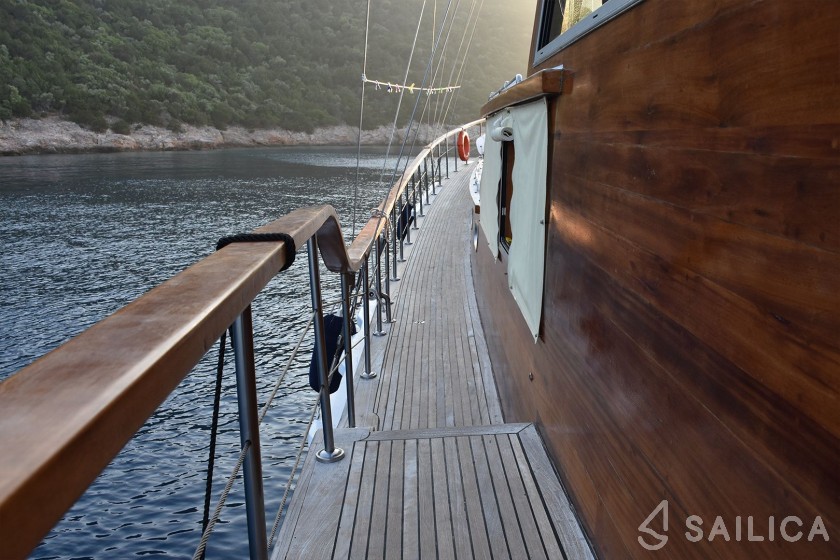 Gulet - Yacht Charter Sailica