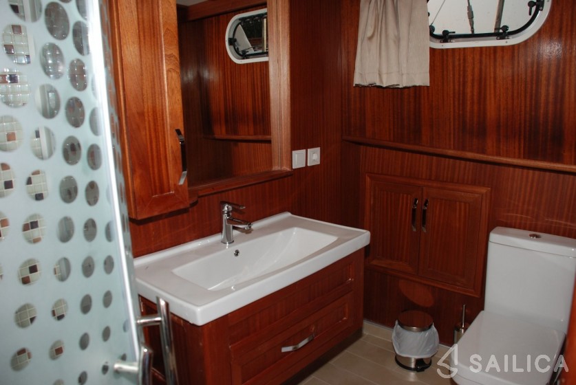 Gulet - Yacht Charter Sailica