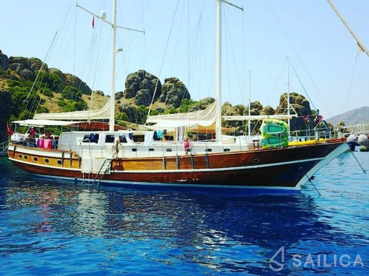 Gulet - Yacht Charter Sailica