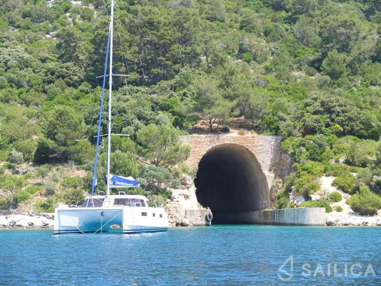Nautitech Open 40 - Yacht Charter Sailica