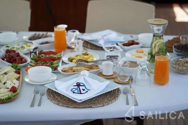Gulet - Yacht Charter Sailica