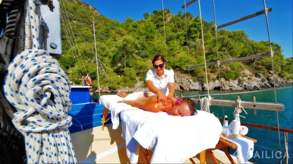 Gulet - Yacht Charter Sailica