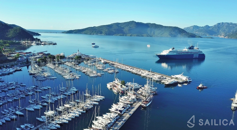 Gulet - Yacht Charter Sailica