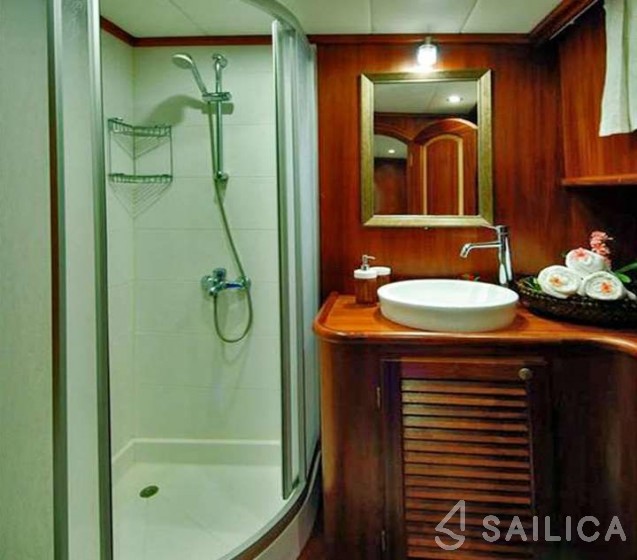 Gulet - Yacht Charter Sailica