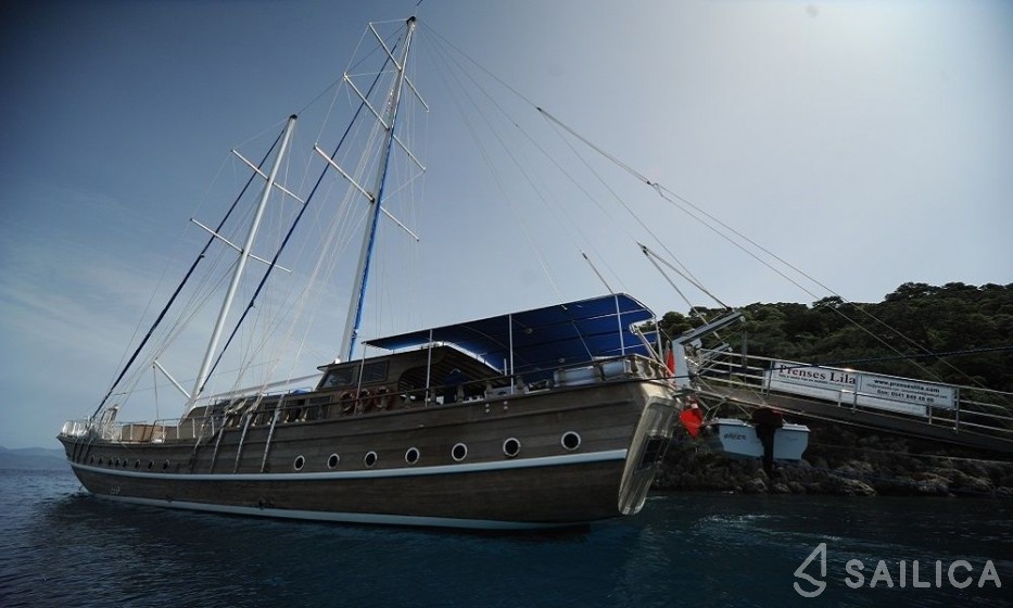 Gulet - Yacht Charter Sailica