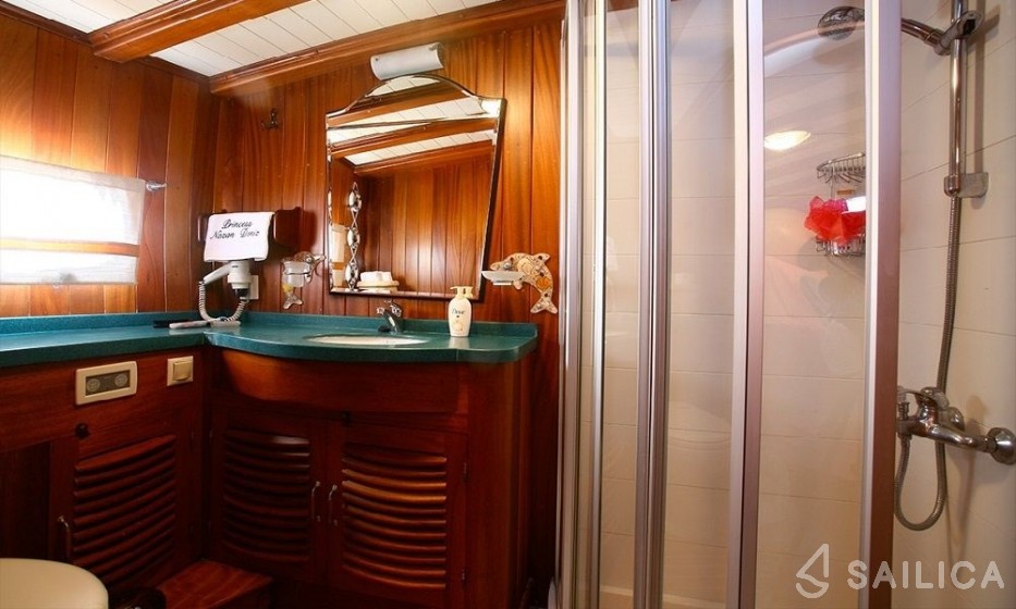 Gulet - Yacht Charter Sailica