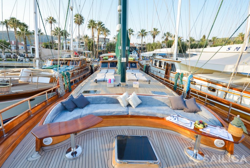 Gulet - Yacht Charter Sailica