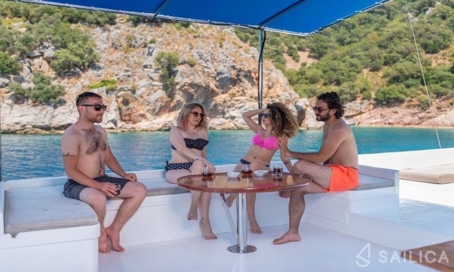 Gulet - Yacht Charter Sailica