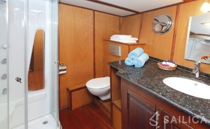 Gulet - Yacht Charter Sailica