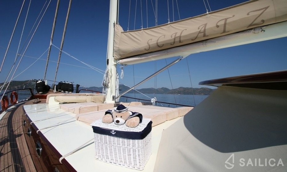 Gulet - Yacht Charter Sailica