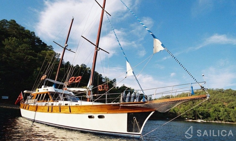 Gulet - Yacht Charter Sailica