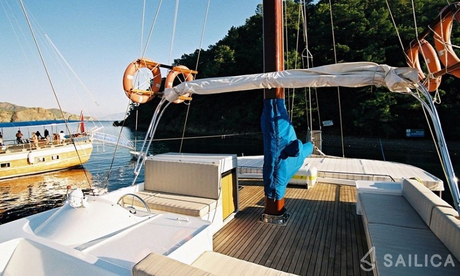 Gulet - Yacht Charter Sailica