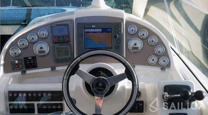 Prestige 34 - Yacht Charter Sailica