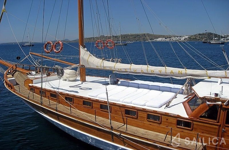 Gulet - Yacht Charter Sailica