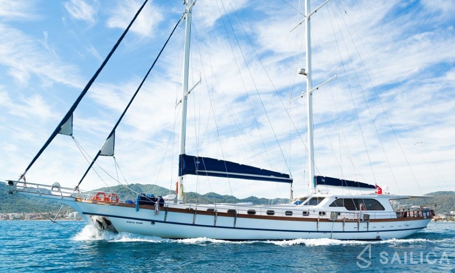 Gulet - Yacht Charter Sailica