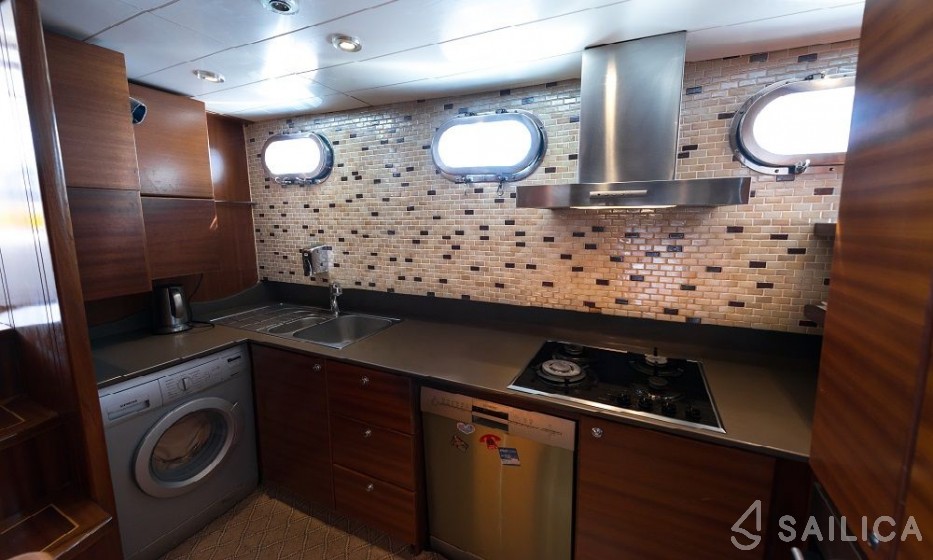 Gulet - Yacht Charter Sailica
