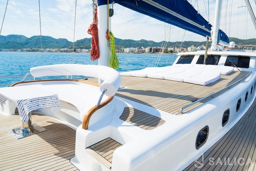 Gulet - Yacht Charter Sailica