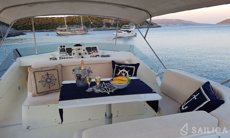 Guy Couach 1601 - Yacht Charter Sailica