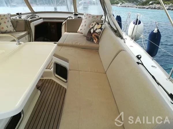 Jeanneau 53 - Yacht Charter Sailica