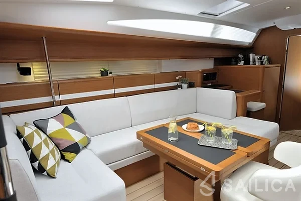 Jeanneau 53 - Yacht Charter Sailica