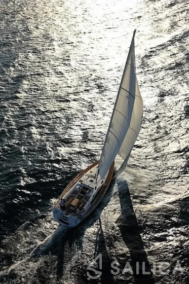 Jeanneau 53 - Yacht Charter Sailica