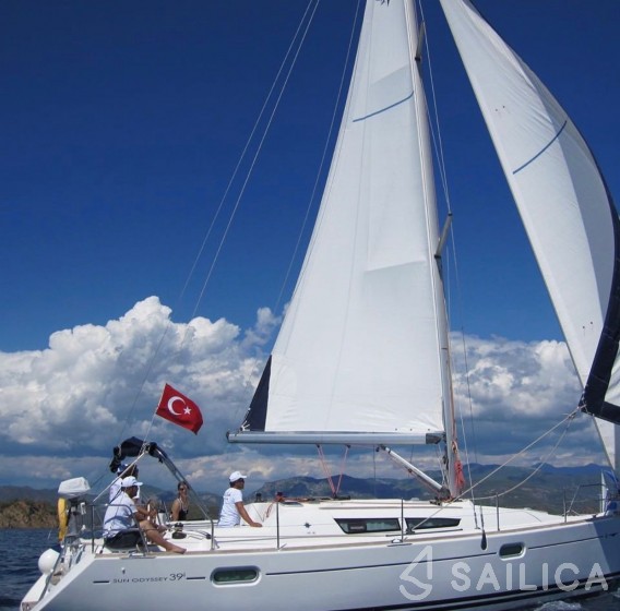 Sun Odyssey 39i - Yacht Charter Sailica