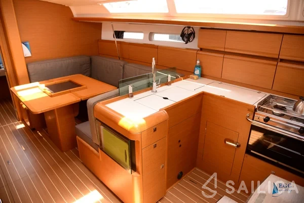 Sun Odyssey 419 - Yacht Charter Sailica