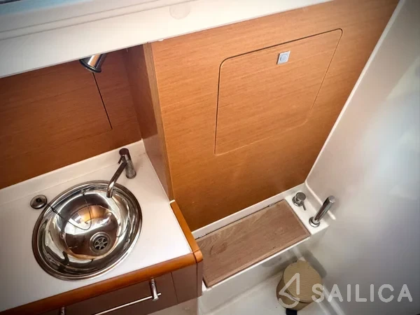 Sun Odyssey 419 - Yacht Charter Sailica