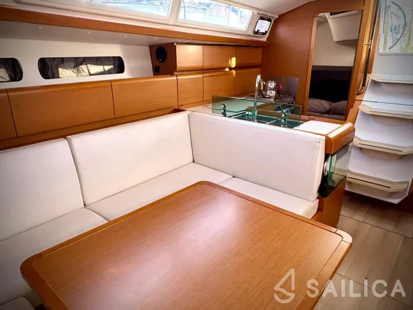 Sun Odyssey 419 - Yacht Charter Sailica