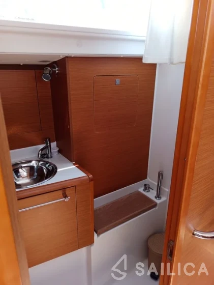 Sun Odyssey 419 - Yacht Charter Sailica