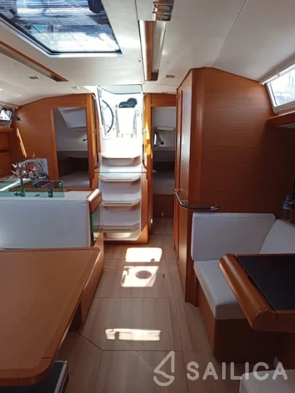 Sun Odyssey 419 - Yacht Charter Sailica