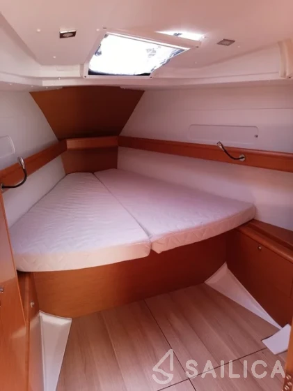 Sun Odyssey 419 - Yacht Charter Sailica
