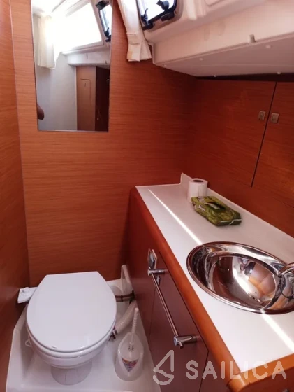 Sun Odyssey 419 - Yacht Charter Sailica