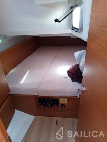 Sun Odyssey 419 - Yacht Charter Sailica