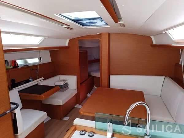 Sun Odyssey 419 - Yacht Charter Sailica