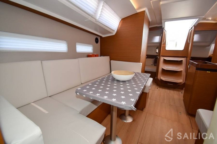 Sun Odyssey 410 - Yacht Charter Sailica