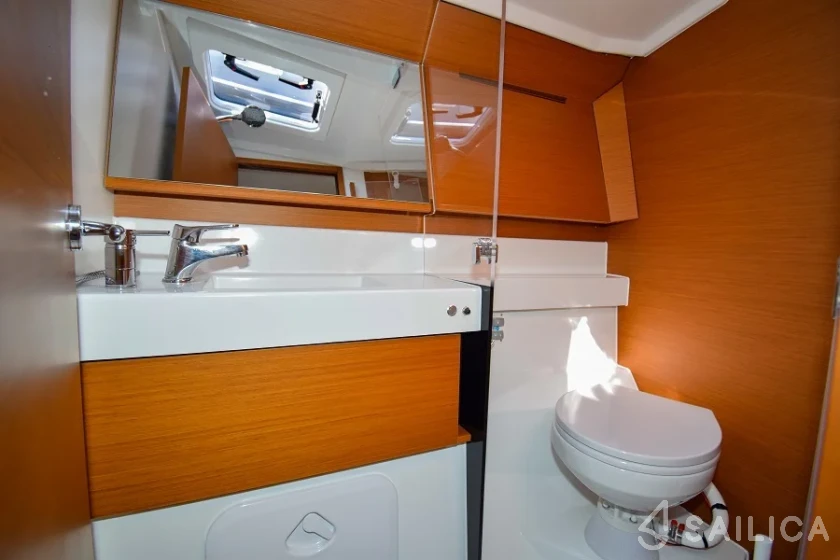 Sun Odyssey 410 - Yacht Charter Sailica