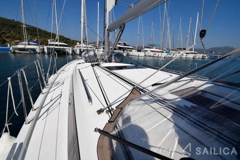 Sun Odyssey 410 - Yacht Charter Sailica
