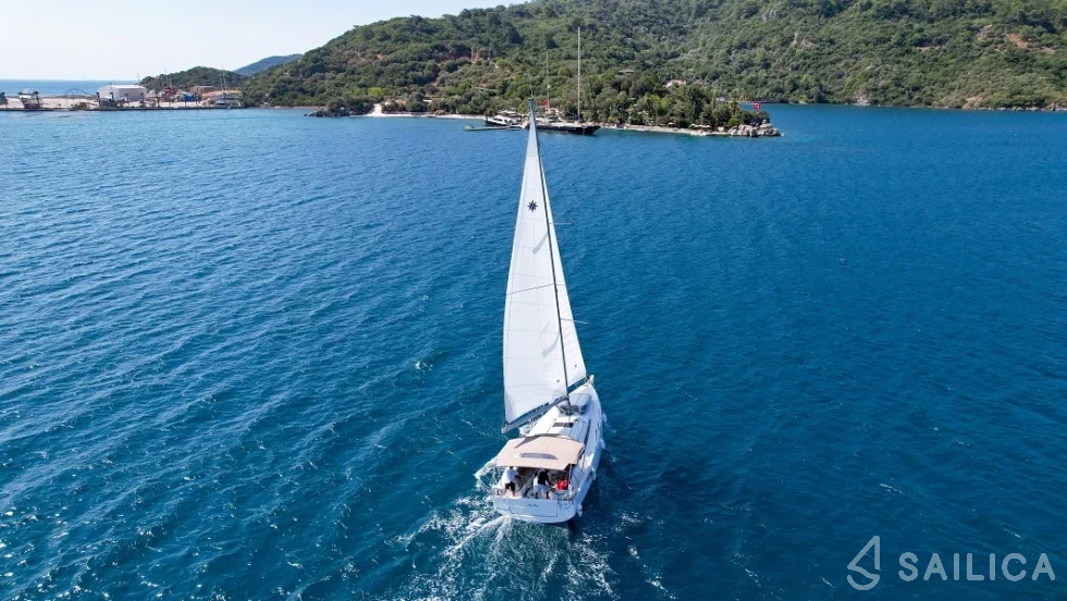 Sun Odyssey 410 - Yacht Charter Sailica